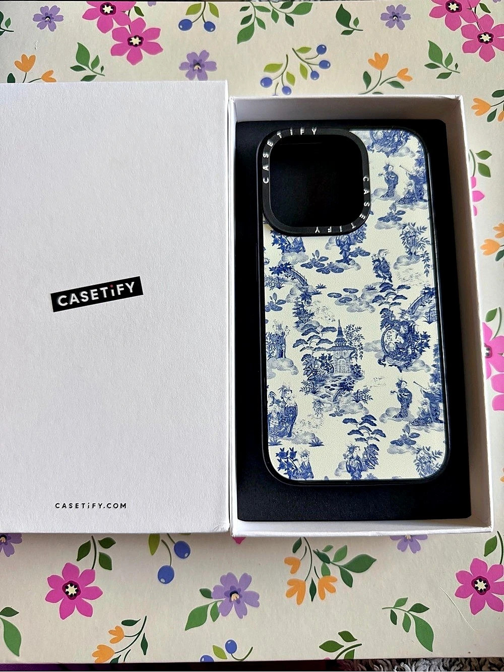 Casetify iPhone 15 Pro Impact Case Blue & White Floral NWT